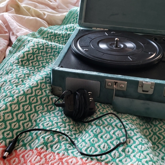 Crosley Record Player - Picture 3 of 3